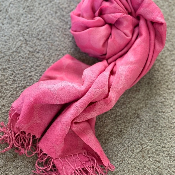 Wool and silk scarf - Picture 1 of 6